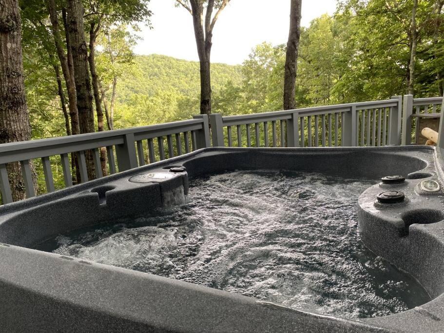 Montreat Round House - Mountain Views, Renovated Villa Black Mountain Dış mekan fotoğraf