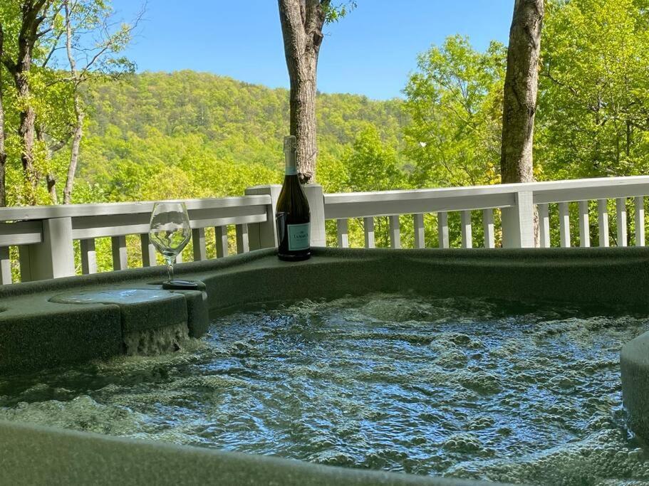 Montreat Round House - Mountain Views, Renovated Villa Black Mountain Dış mekan fotoğraf